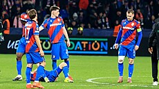 Zklamaní plzeňští fotbalisté po vyřazení s Panathinaikosem.